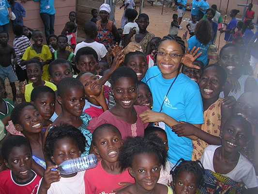 The Pediatric Dentist Dr. Manso Training on Brushing Teeth